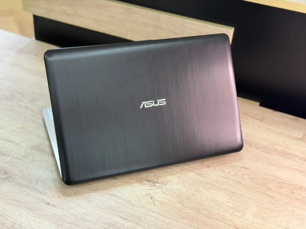 ASUS Core i3 noutbuk — şəkil 3