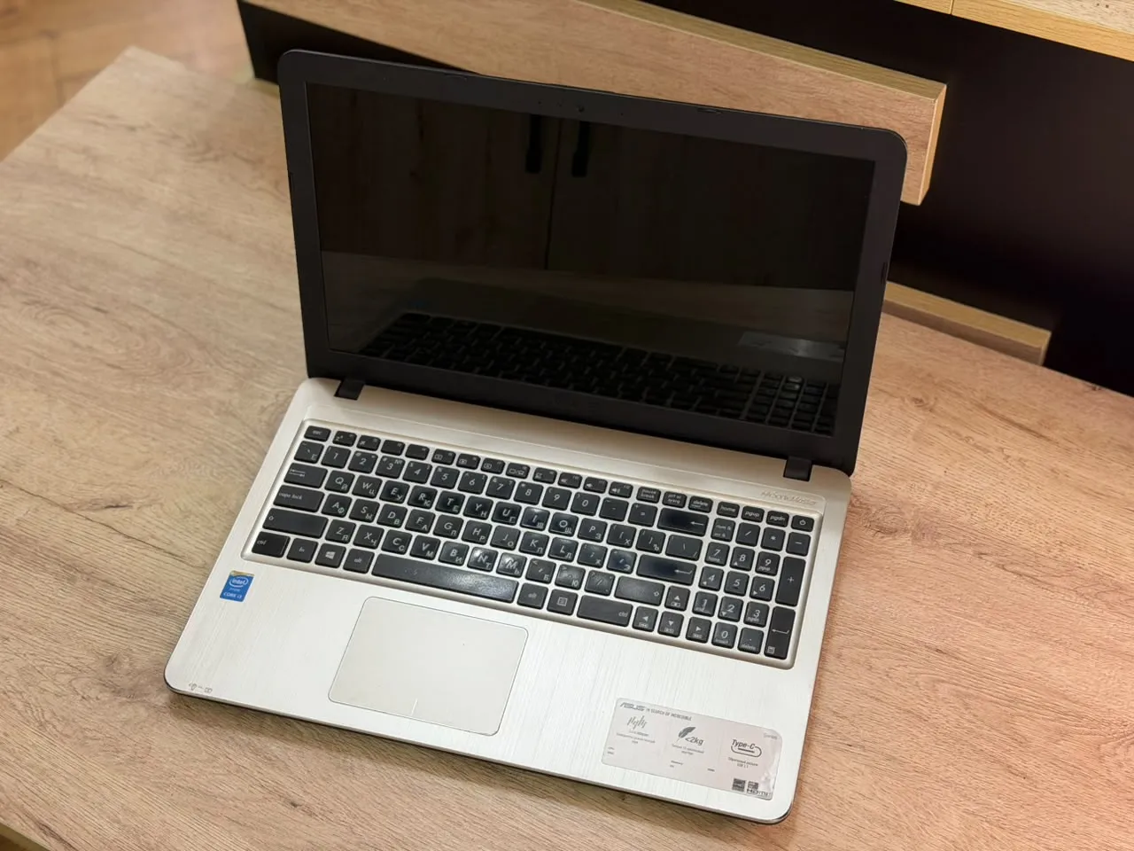 ASUS Core i3 noutbuk — şəkil 2