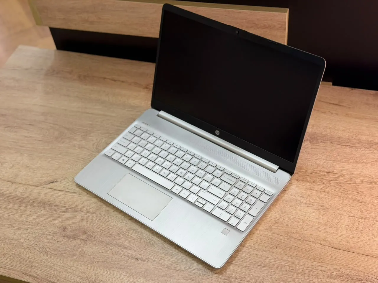 HP Core i3 noutbuk — şəkil 1
